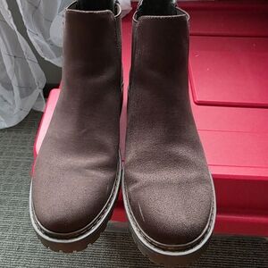 Brown Women's Chelsea Ankle Boots - Classic Slip-On Booties